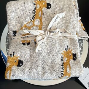 New with tags beige knitted 100% cotton nature giraffe baby blanket 32” x 40”